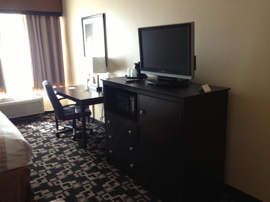 La Quinta Inn And Suites Joshua Zewnętrze zdjęcie