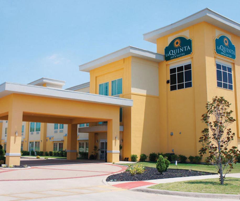 La Quinta Inn And Suites Joshua Zewnętrze zdjęcie