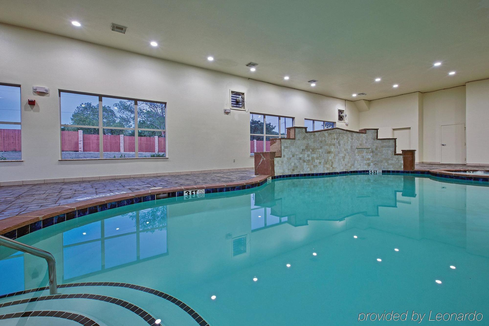 La Quinta Inn And Suites Joshua Zewnętrze zdjęcie