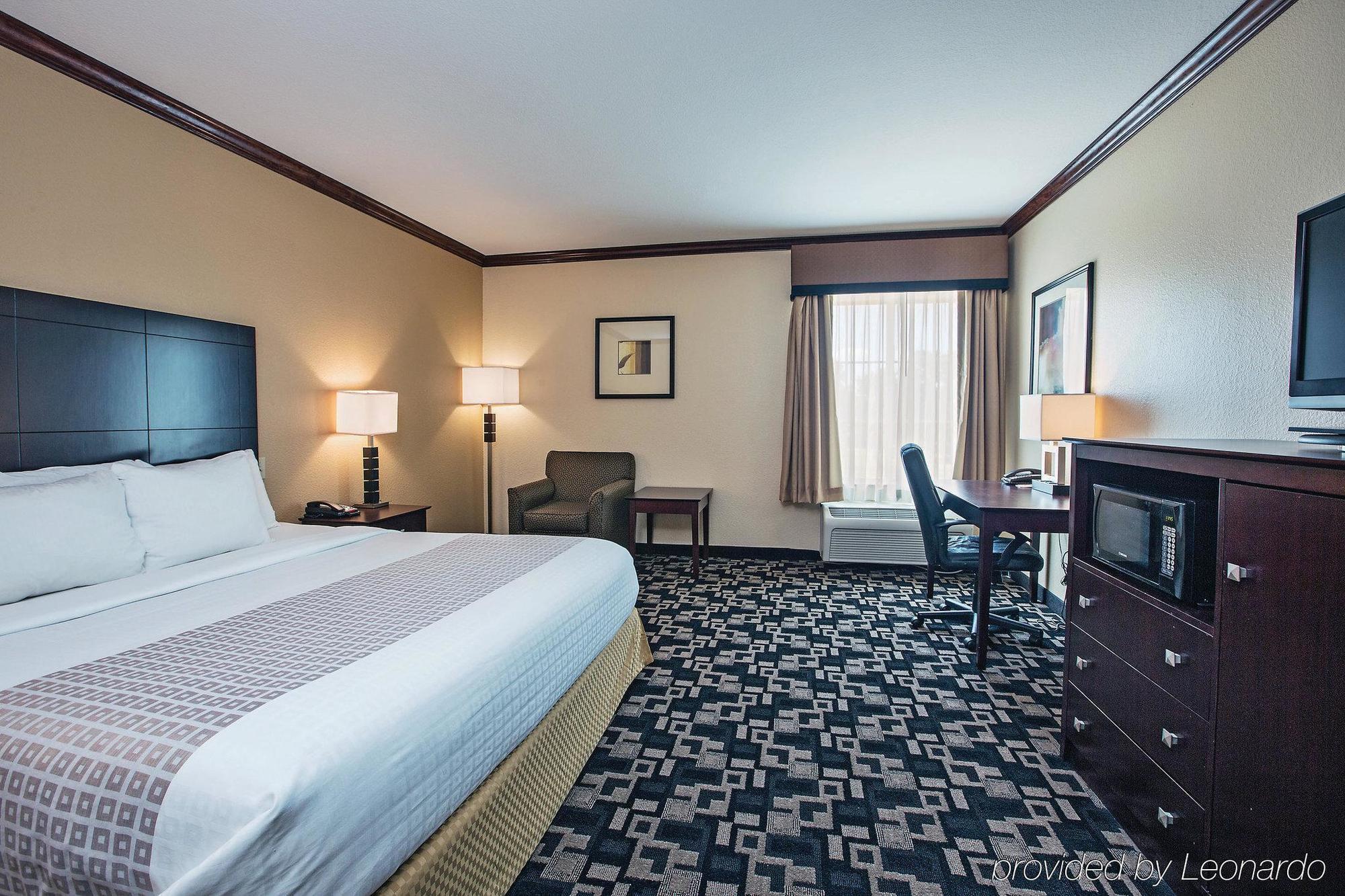 La Quinta Inn And Suites Joshua Zewnętrze zdjęcie