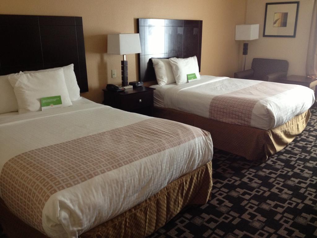 La Quinta Inn And Suites Joshua Pokój zdjęcie