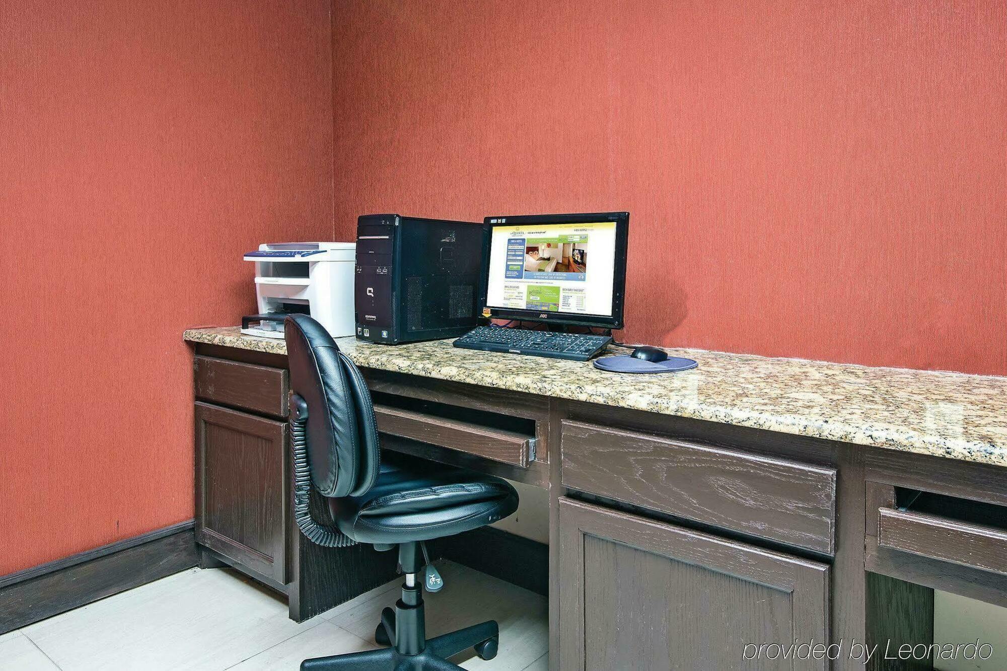 La Quinta Inn And Suites Joshua Zewnętrze zdjęcie